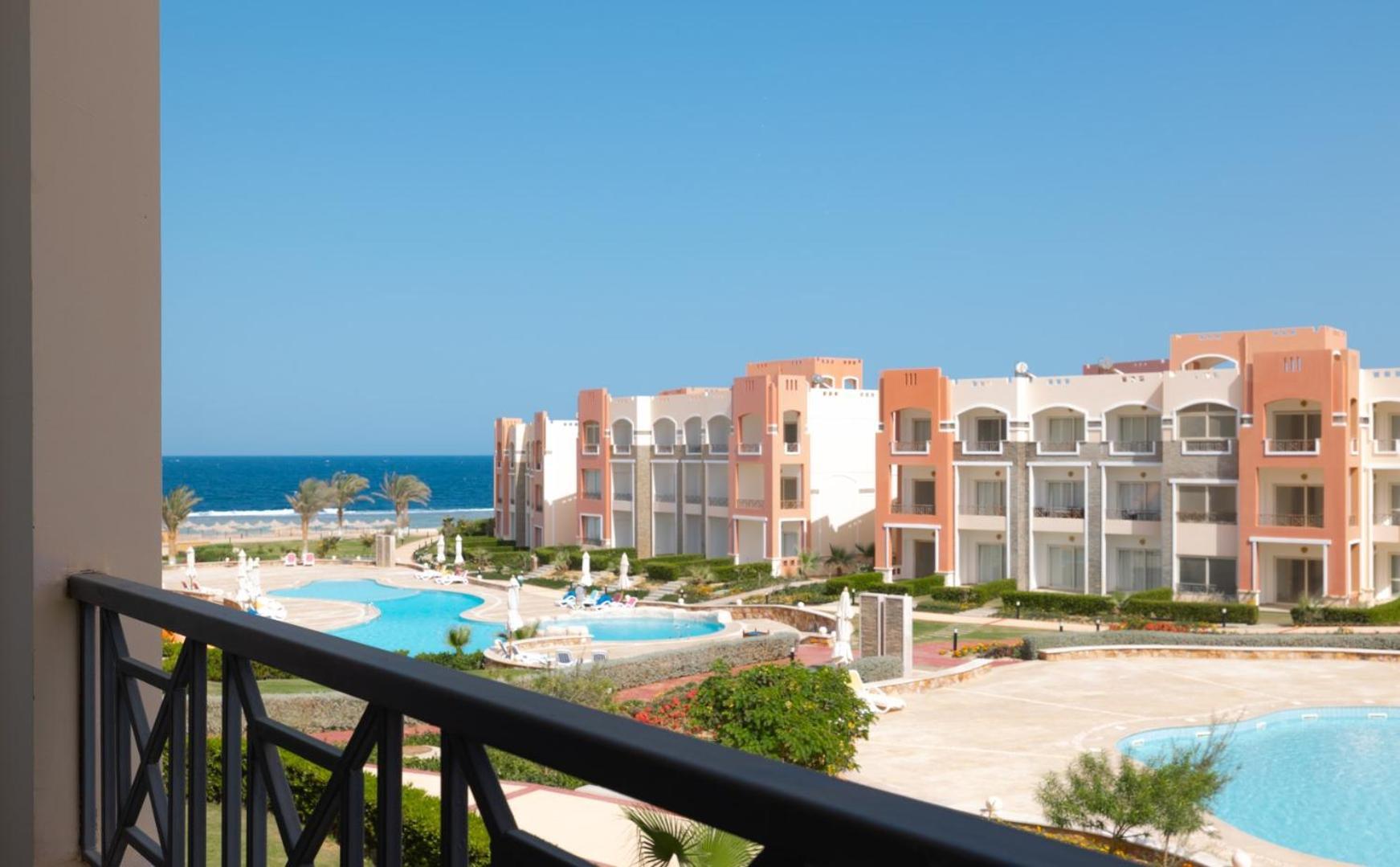 Oyster Bay Beach Resort Абу Дабаб Екстериор снимка