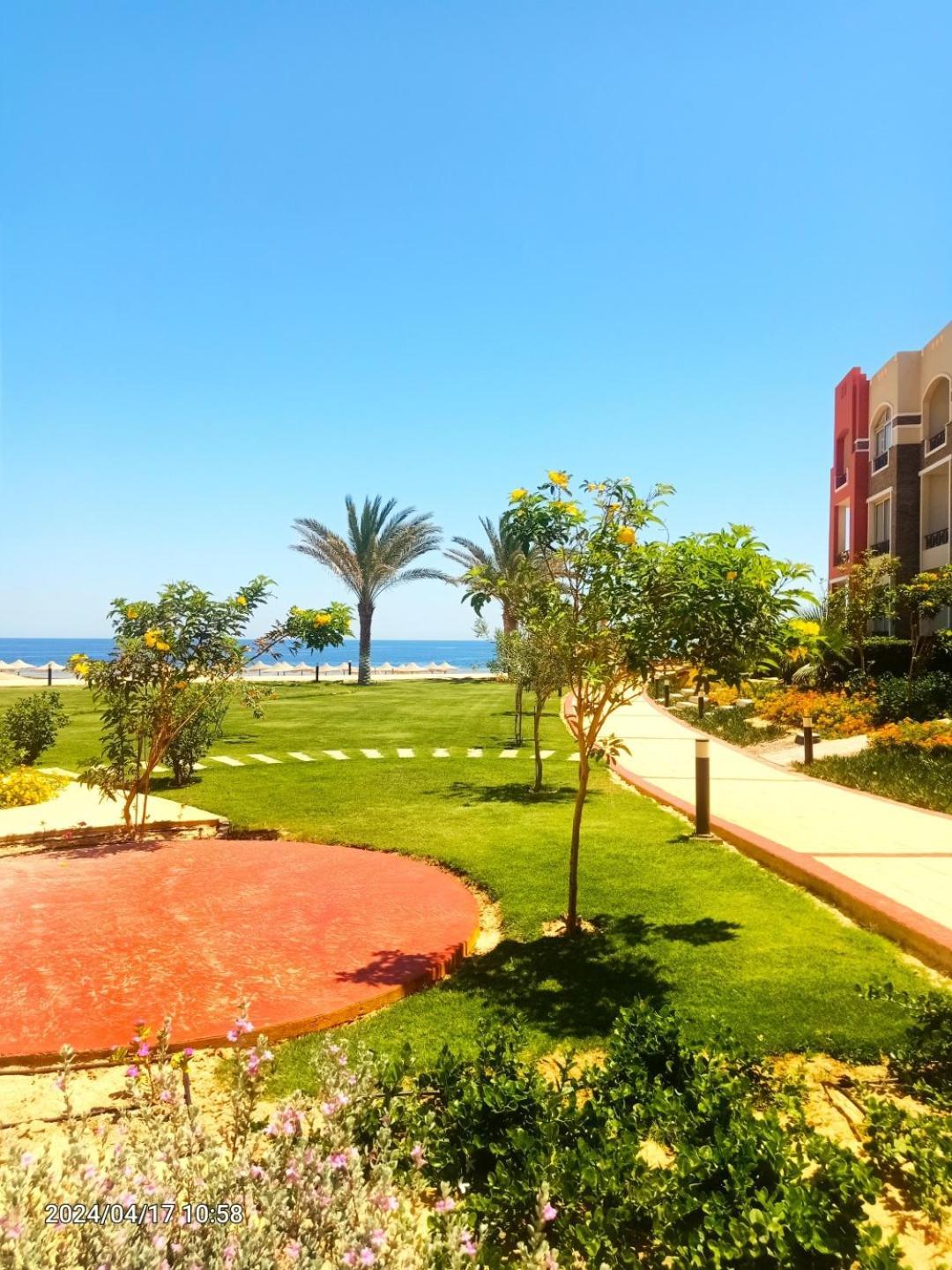Oyster Bay Beach Resort Абу Дабаб Екстериор снимка