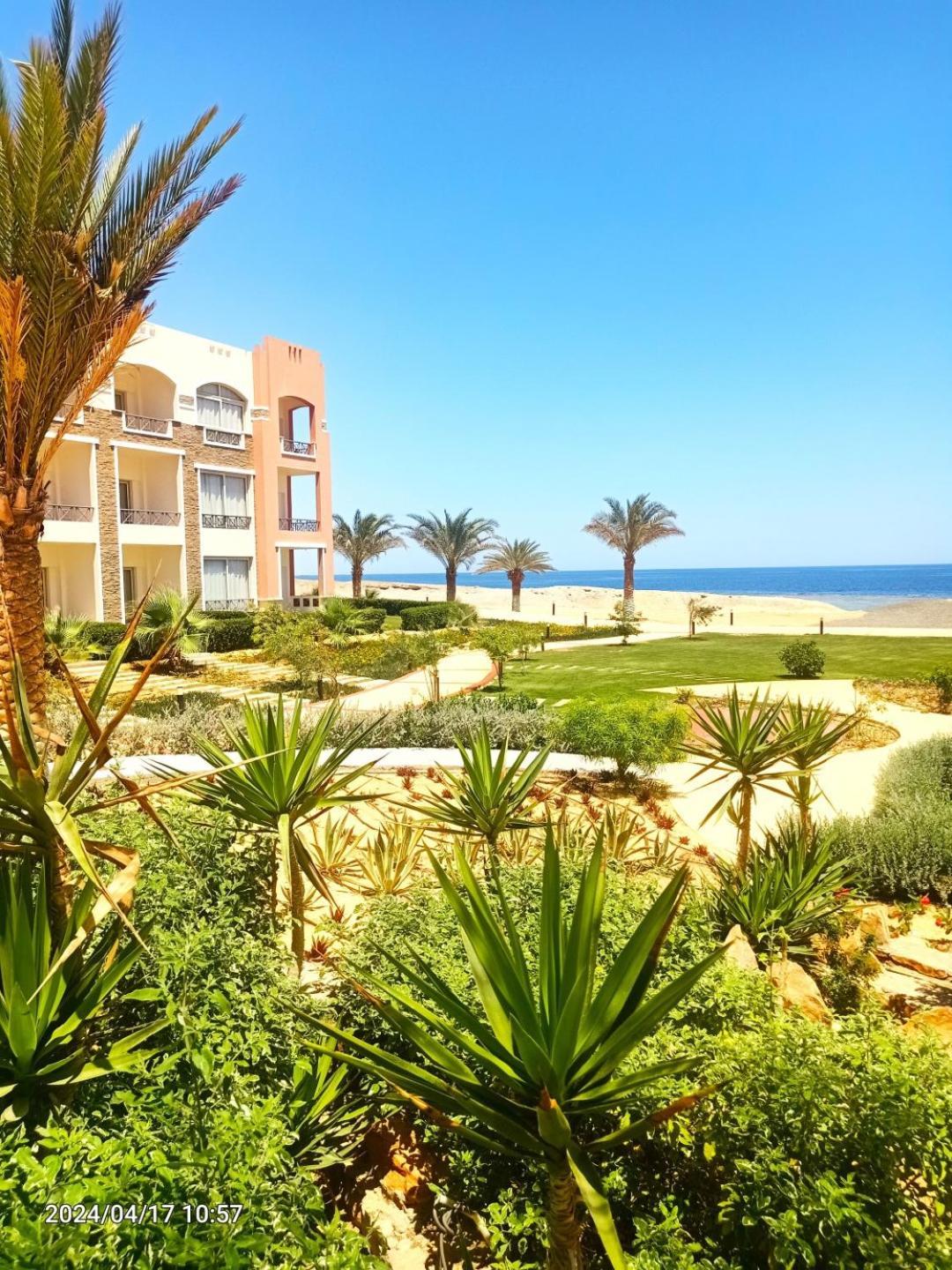 Oyster Bay Beach Resort Абу Дабаб Екстериор снимка