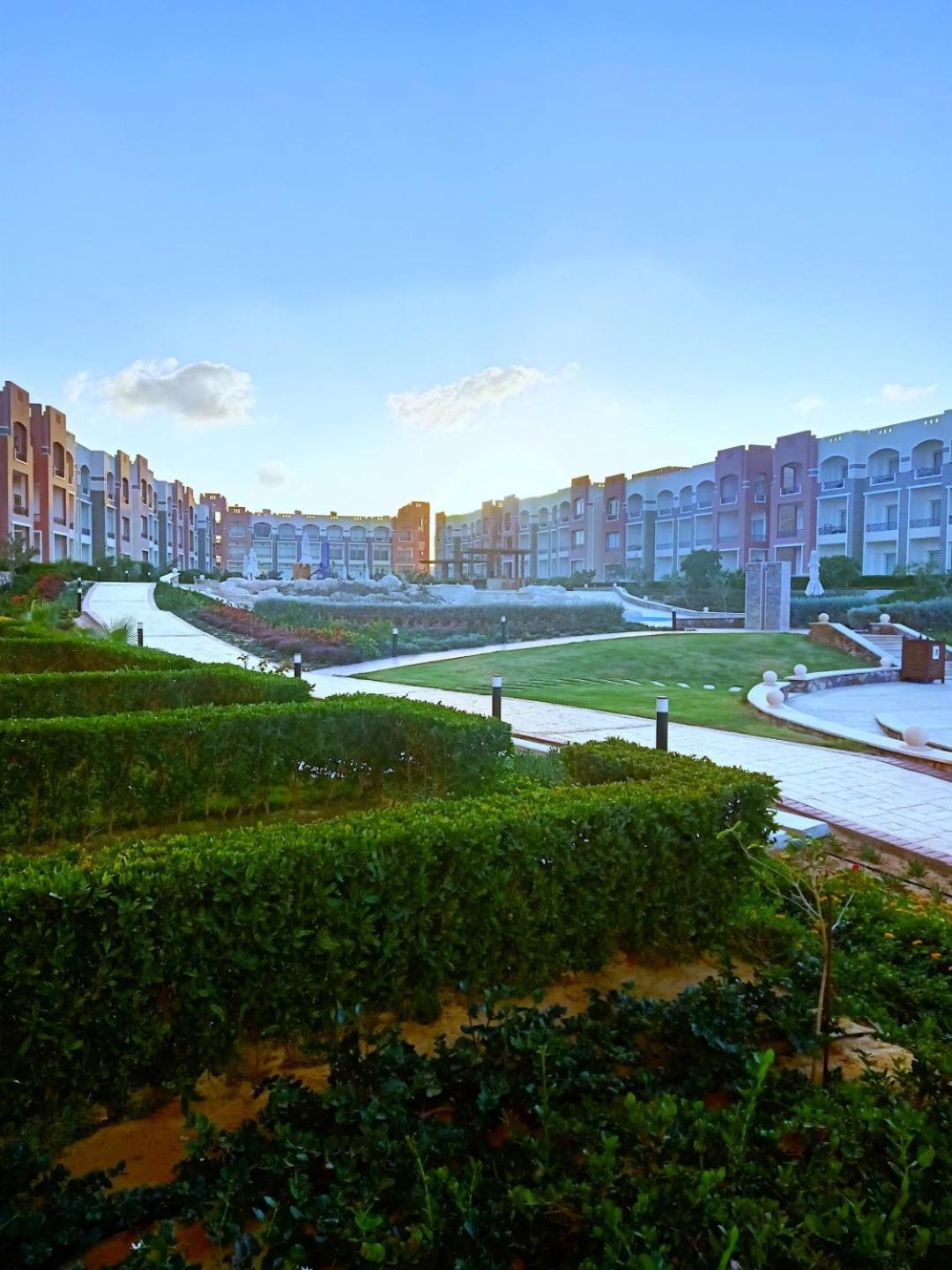 Oyster Bay Beach Resort Абу Дабаб Екстериор снимка