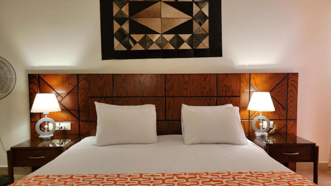 Oyster Bay Beach Resort Абу Дабаб Екстериор снимка