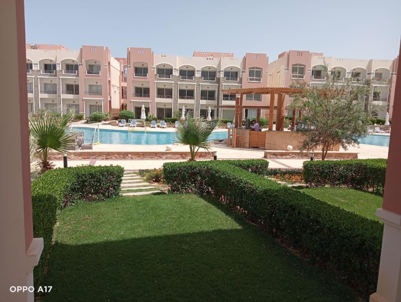 Oyster Bay Beach Resort Абу Дабаб Екстериор снимка