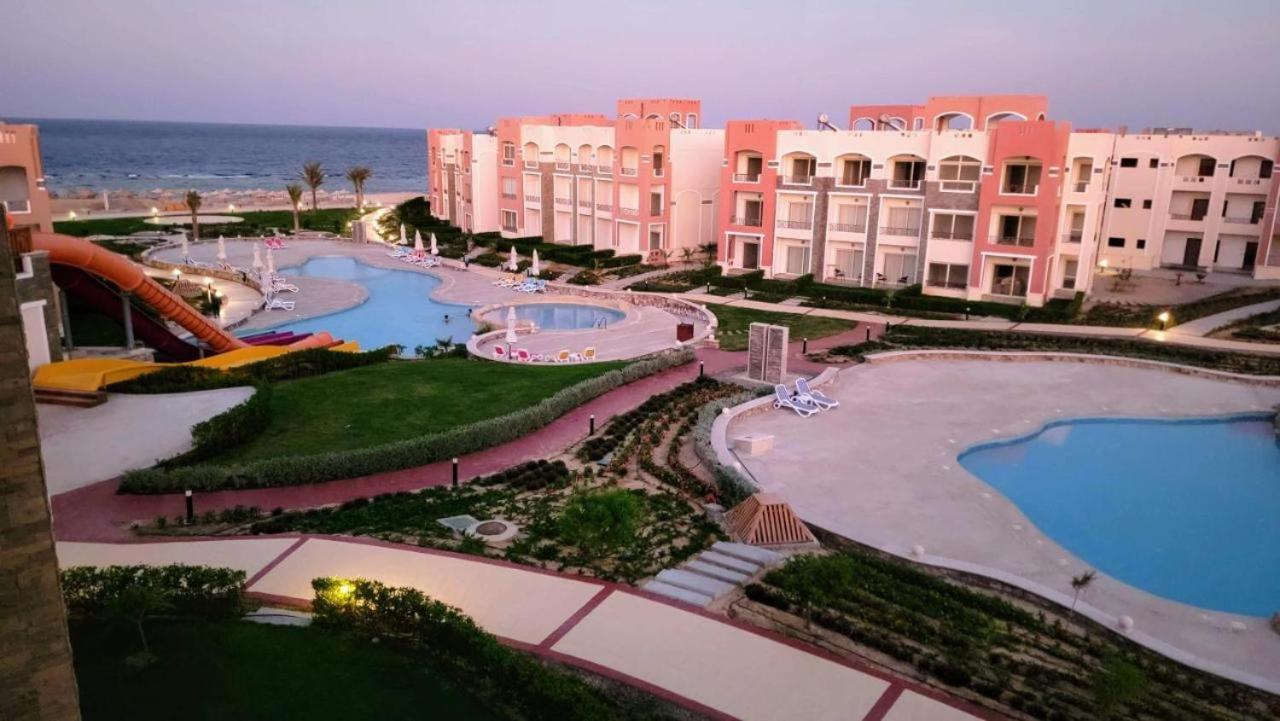 Oyster Bay Beach Resort Абу Дабаб Екстериор снимка