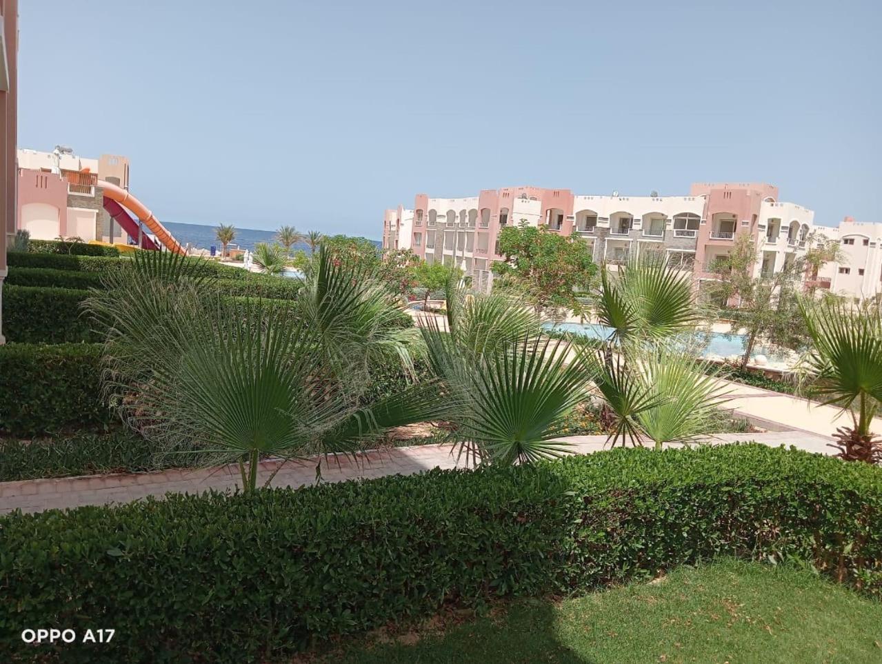 Oyster Bay Beach Resort Абу Дабаб Екстериор снимка
