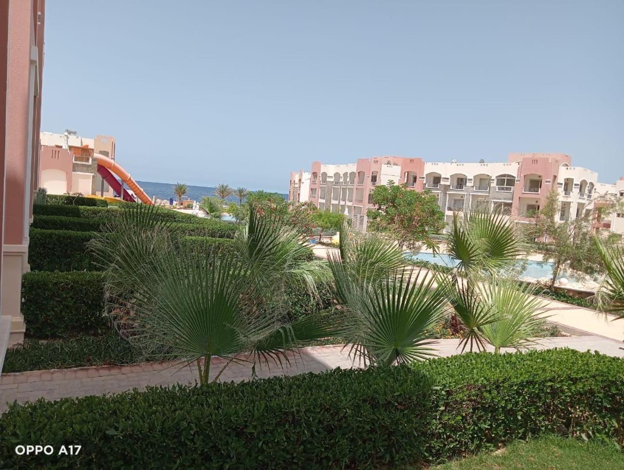 Oyster Bay Beach Resort Абу Дабаб Екстериор снимка