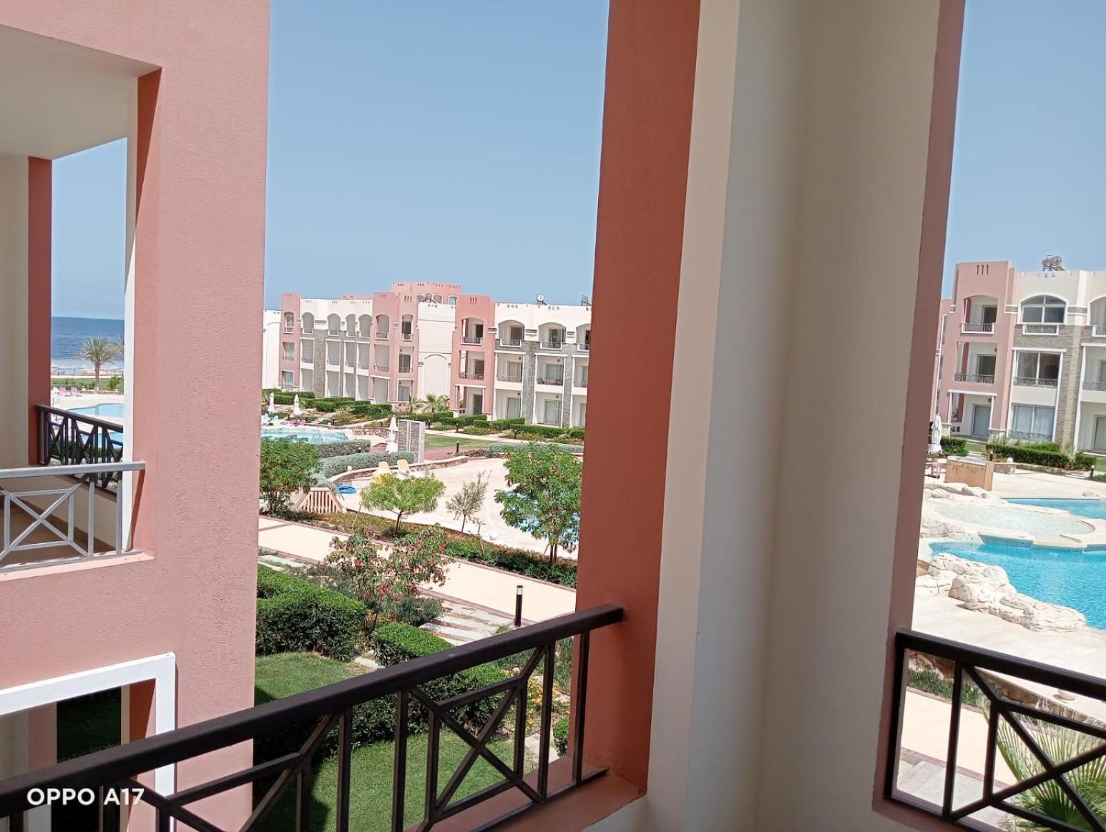 Oyster Bay Beach Resort Абу Дабаб Екстериор снимка