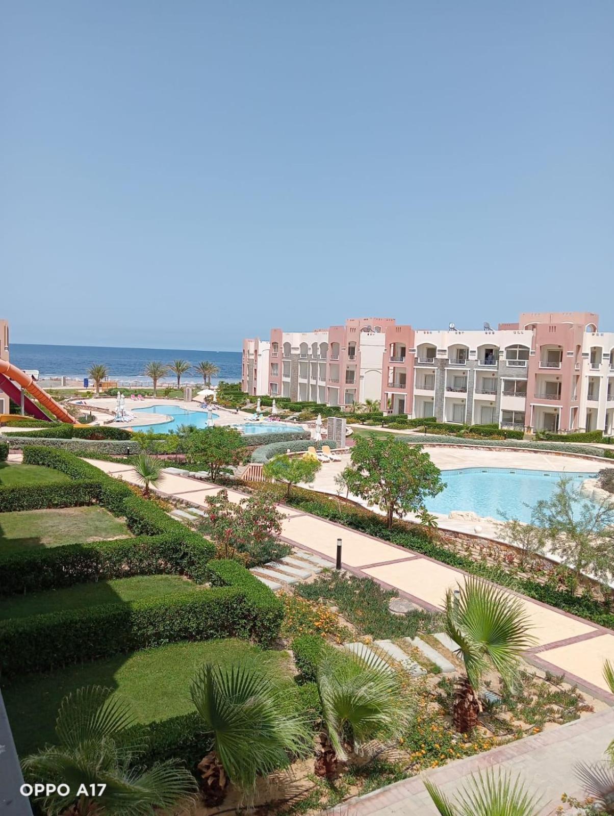 Oyster Bay Beach Resort Абу Дабаб Екстериор снимка