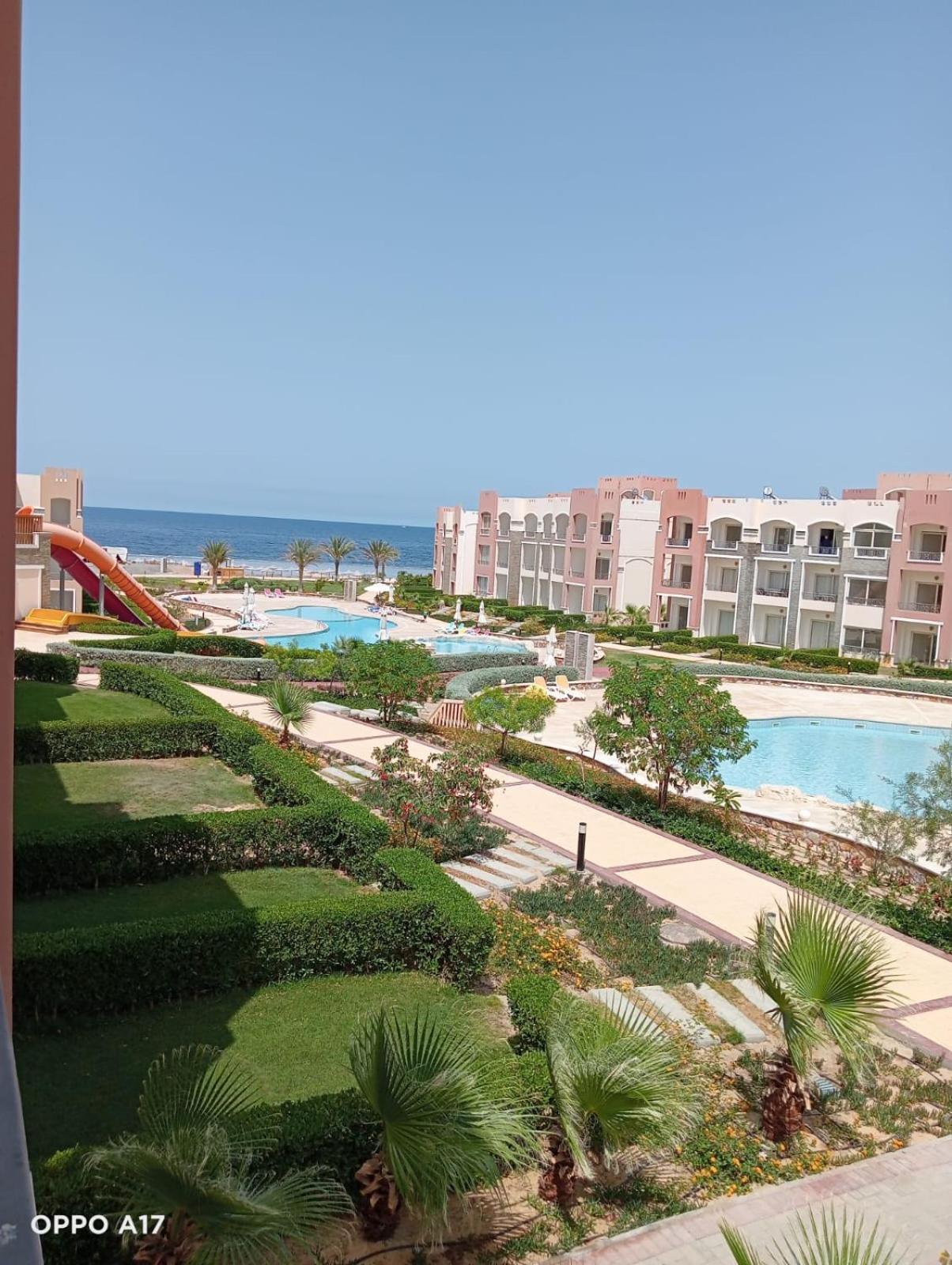 Oyster Bay Beach Resort Абу Дабаб Екстериор снимка