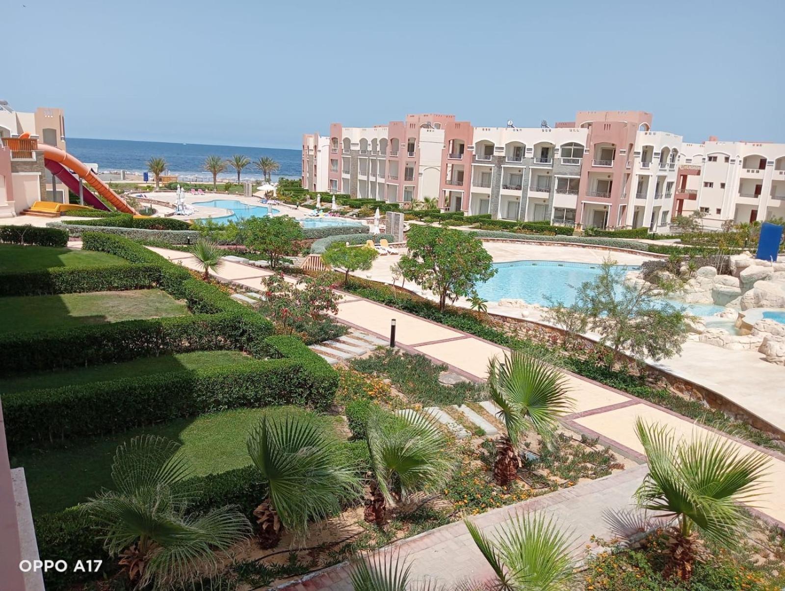 Oyster Bay Beach Resort Абу Дабаб Екстериор снимка